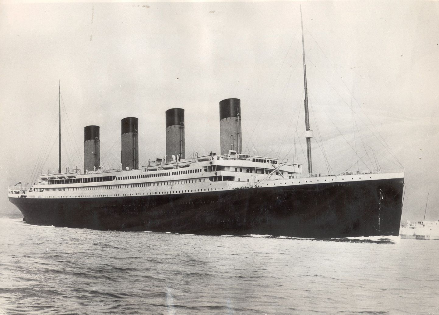 Titanic lahkumas 10. aprillil 1912 Southamptonist