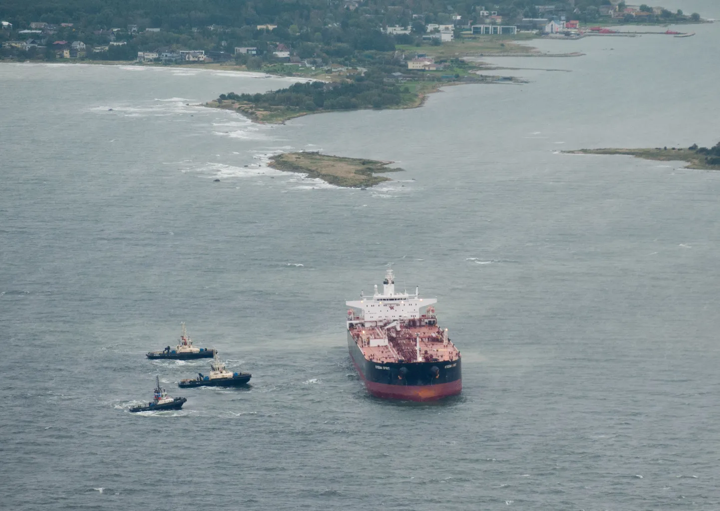 Tanker Kyeema Spirit jäi Aegna saare kõrval madalikule kinni