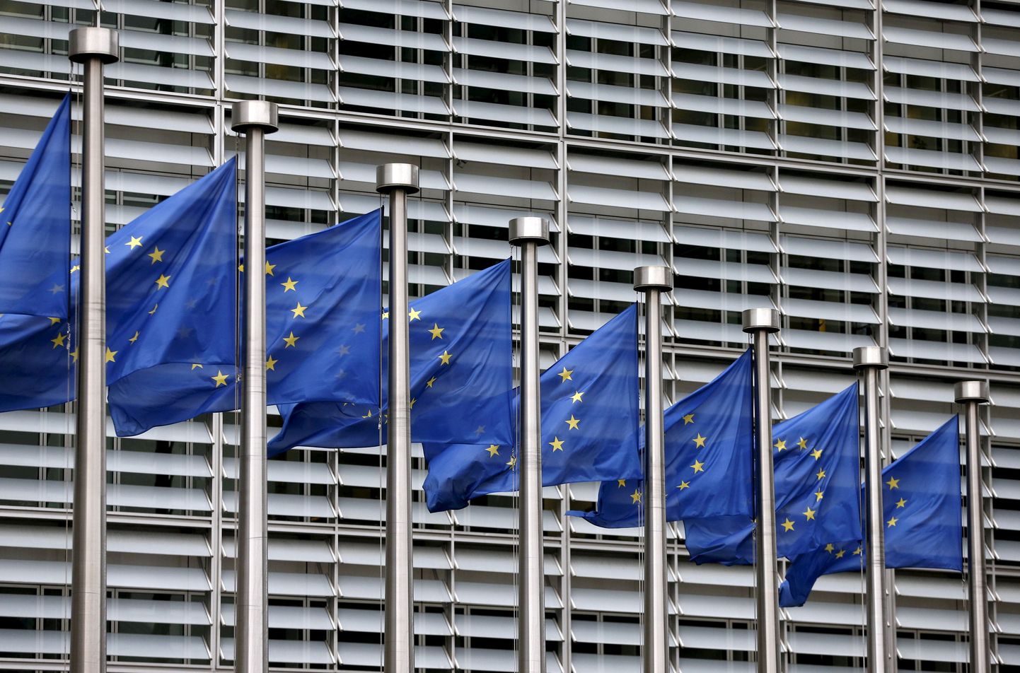 Euroopa Liidu lipud Euroopa Komisjoni peakorteri ees Brüsselis.