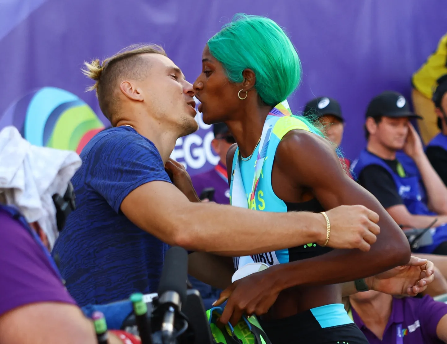 Maicel Uibo õnnitlemas Shaunae Miller-Uibo.