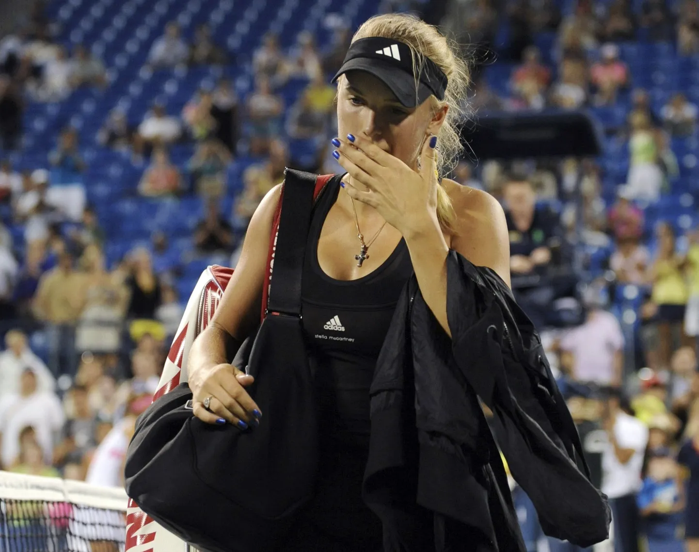 Caroline Wozniacki pidi USA lahtistel reketid pakkima juba pärast avaringi.