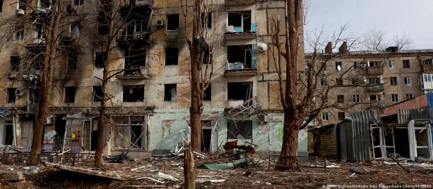 Разрушенные в ходе боев жилые дома в Авдеевке