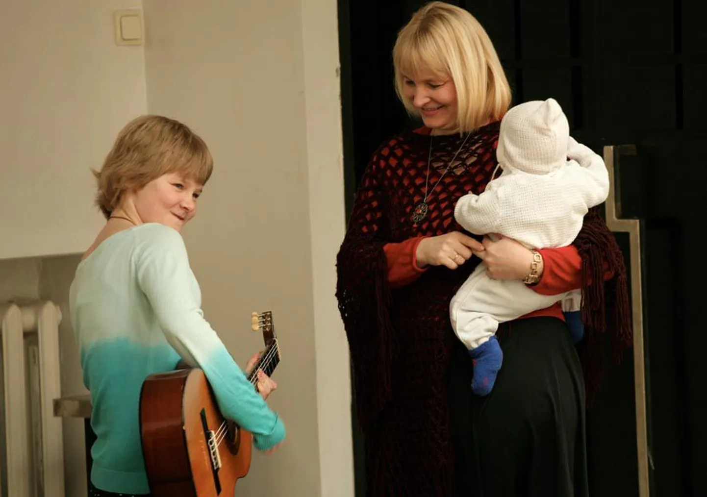 Järvalastest pälvis noorte omaloominguliste laulude võistlusel «Südamelaul 2012» eripreemia imaverelane Haldi Välimäe, kellele oli kaasa tulnud elama ema Lili Välimäe ja vend Jaan Sander.