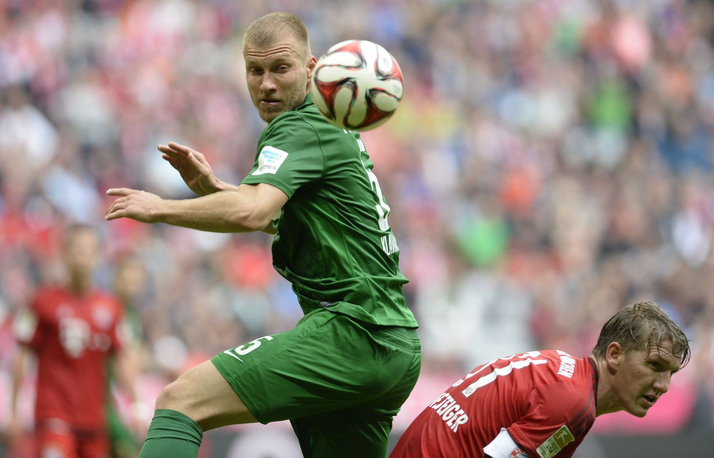 Ragnar Klavan (rohelises) Müncheni Bayerni vastu.