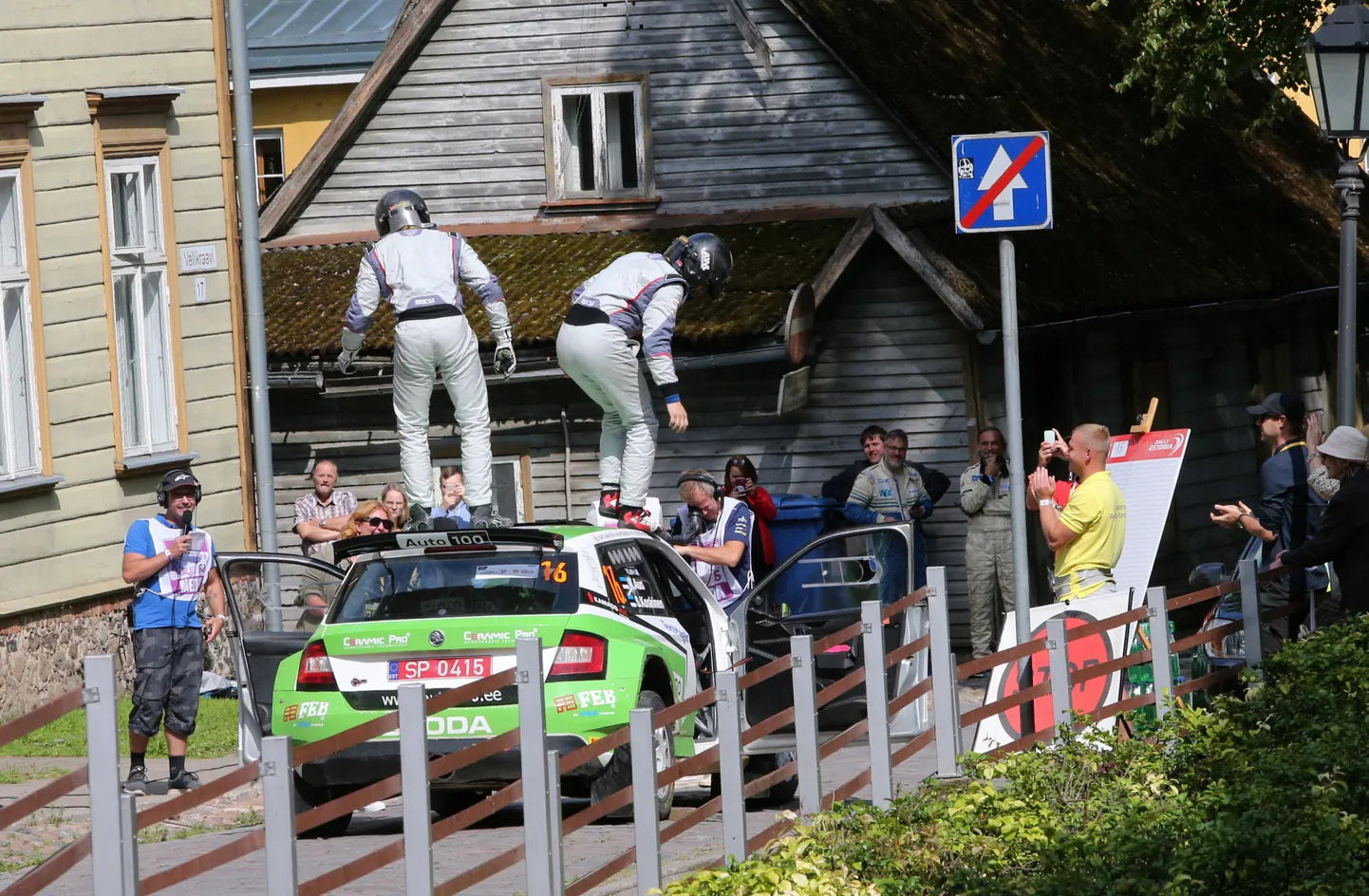 Pildil Rainer Aus ja Simo Koskinen eelmise aasta Rally Estonia 15. kiiruskatsel Tartu linnas.