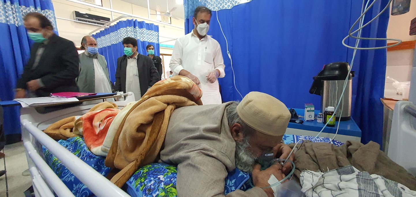 Pakistanis on koroonaviiruse laialdase levikuga seoses probleeme meditsiinis kasutatava hapniku varudega.