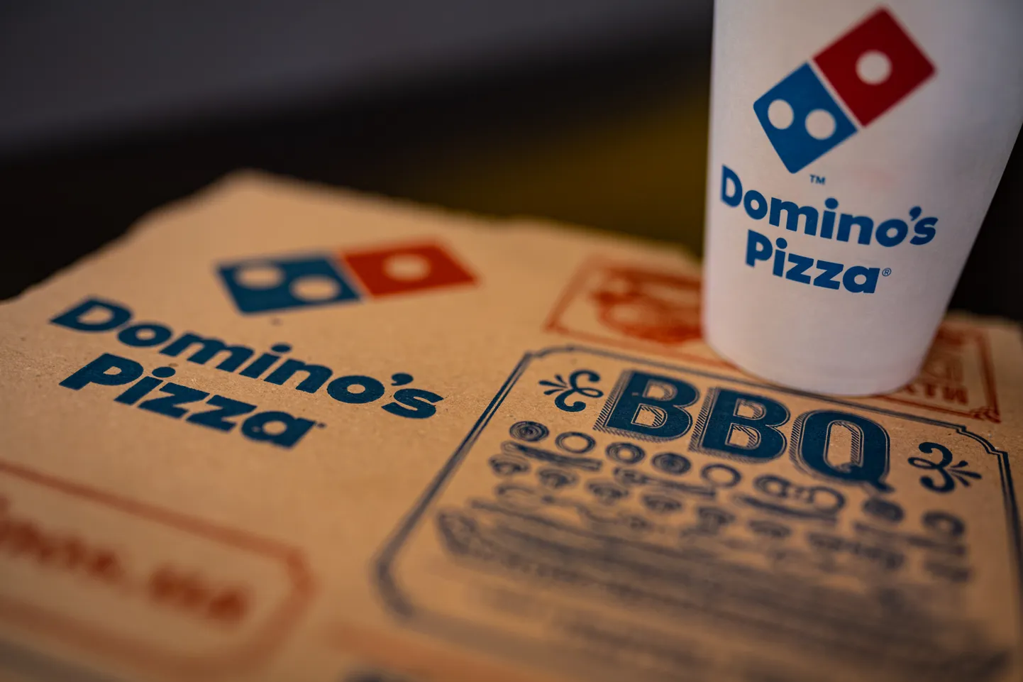 Пицца Domino's Pizza.