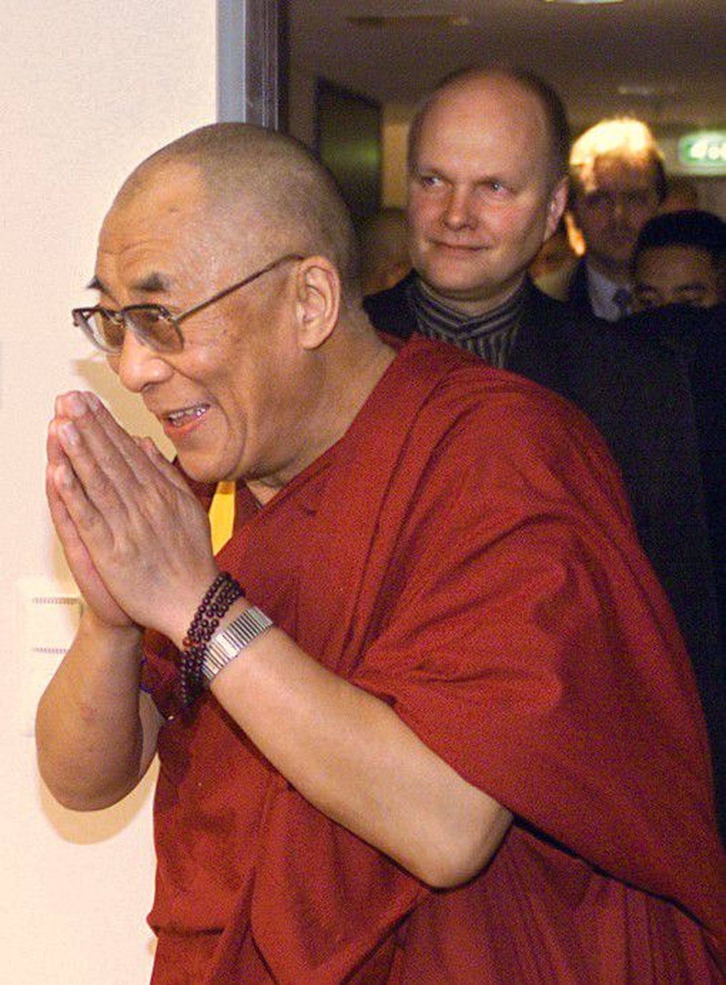 Tema Pühadust saatmas: 
dalai-laama külaskäigul Eestisse.