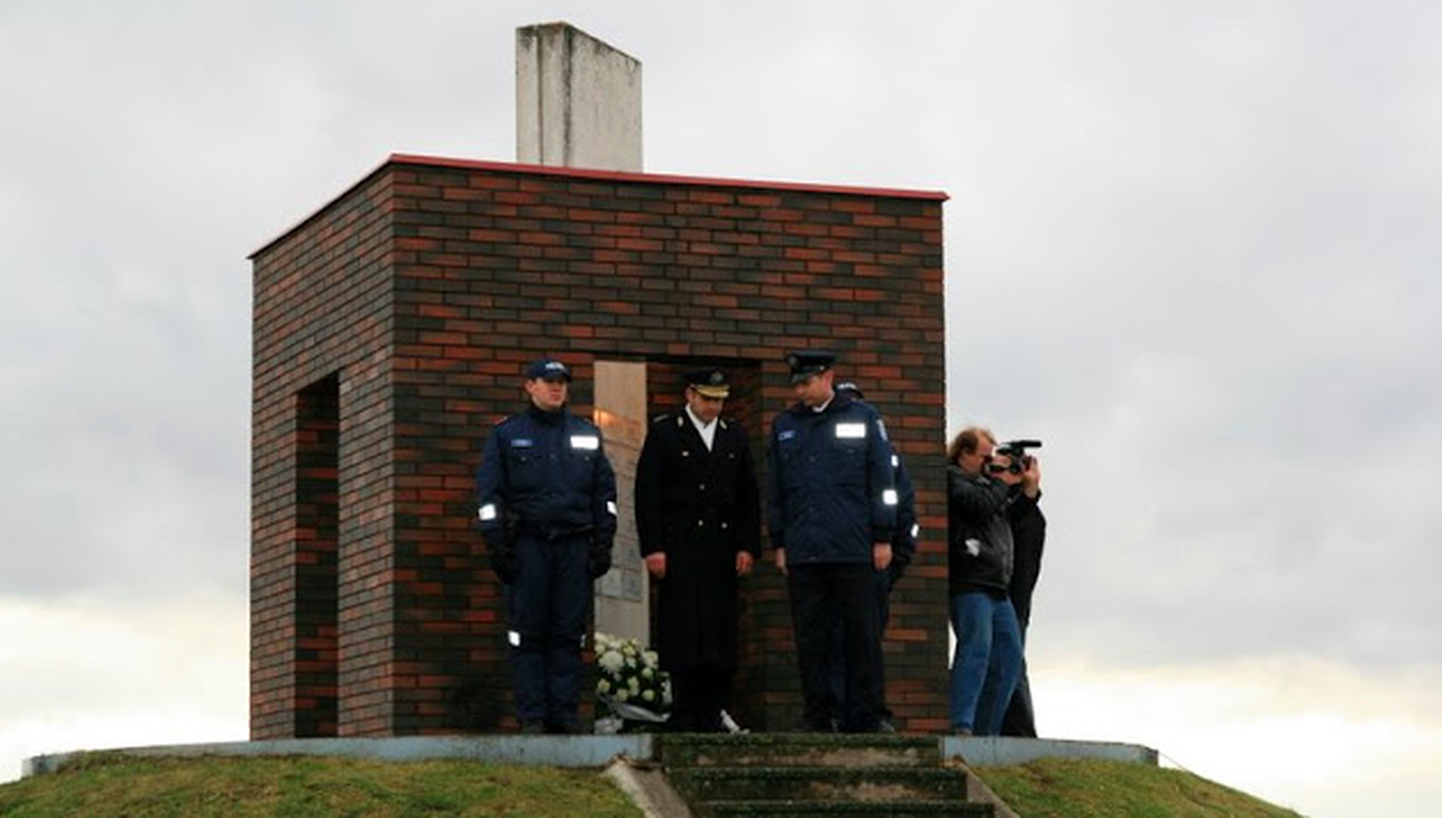Mälestusmärk hukkunud politseinikele.