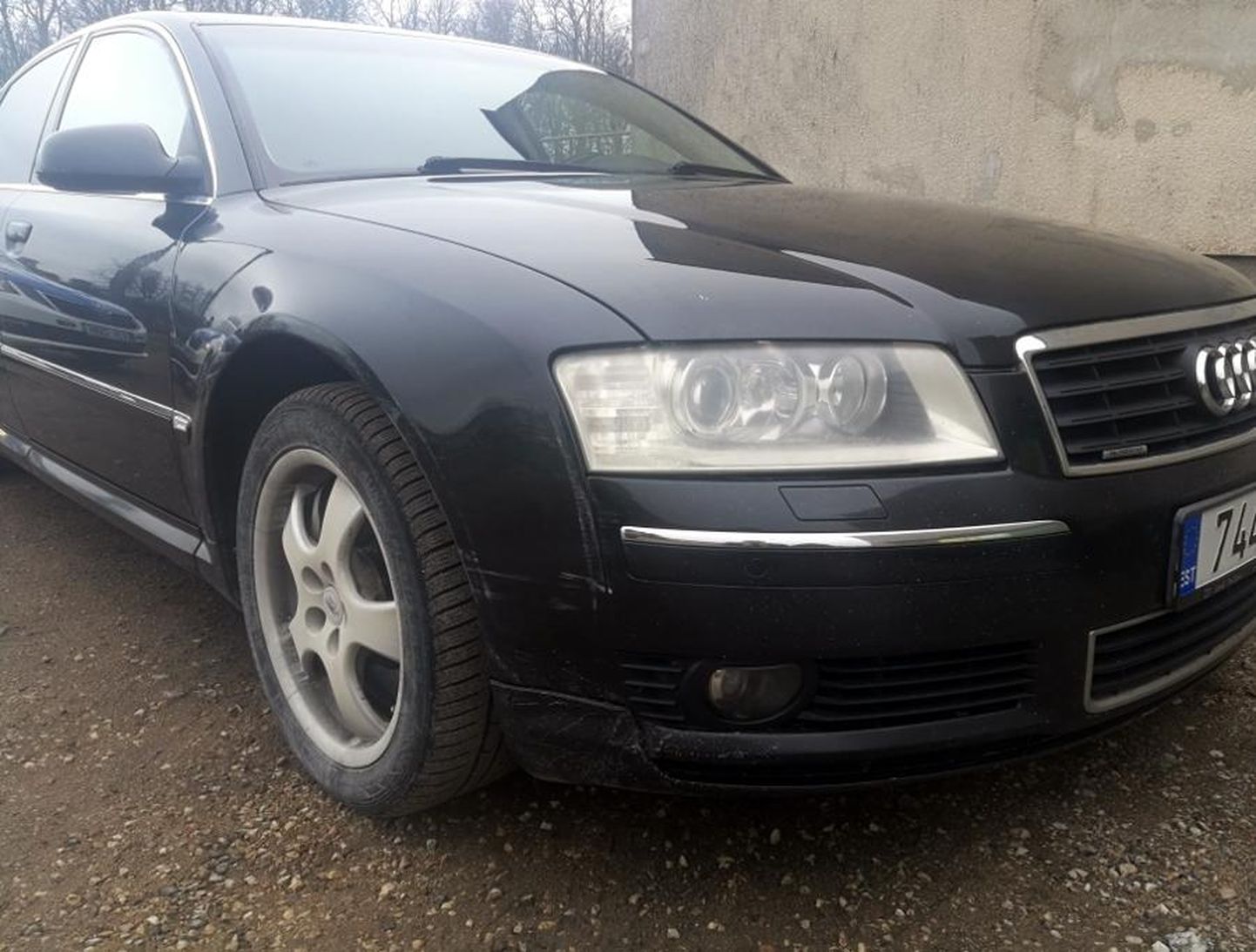 Politsei teisaldas Audi, mille roolis olnud 23-aastane juhiloata mees Keeni küla poe juurde maha jättis.