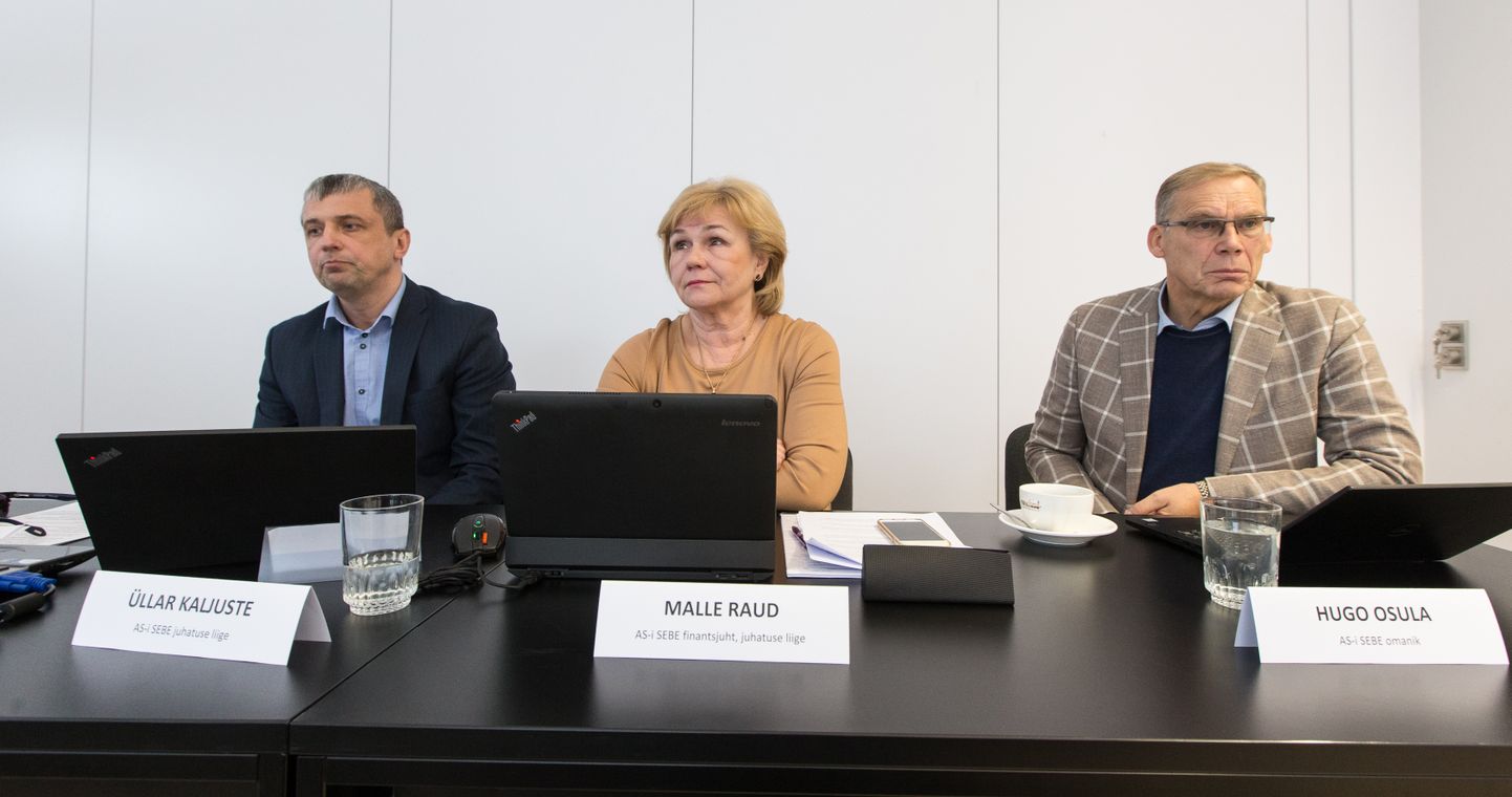 Юллар Кальюсте (слева), Малле Рауд и Хуго Осула считают, что соглашение о внесении изменений в договор, заключенное с центром общественного транспорта, остается в силе.