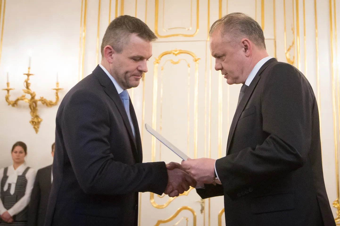 Andrej Kiska (paremal) ja Peter Pellegrini.