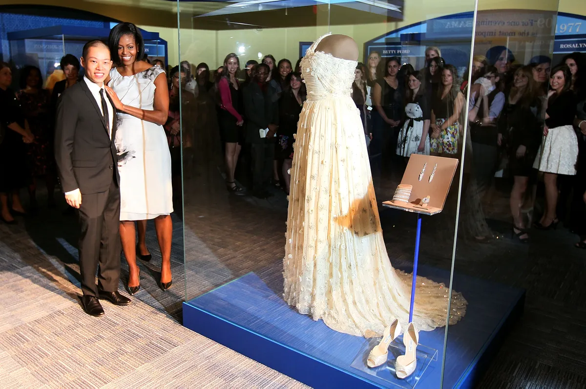 Mišela Obama satiek savas kleitas dizaineru Džeisonu Vu.