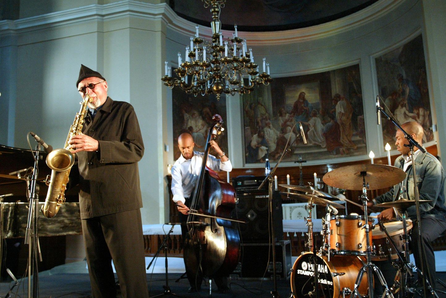 Pildil Charles Lloydi kontsert Kaarli kirikus 2005. aastal.