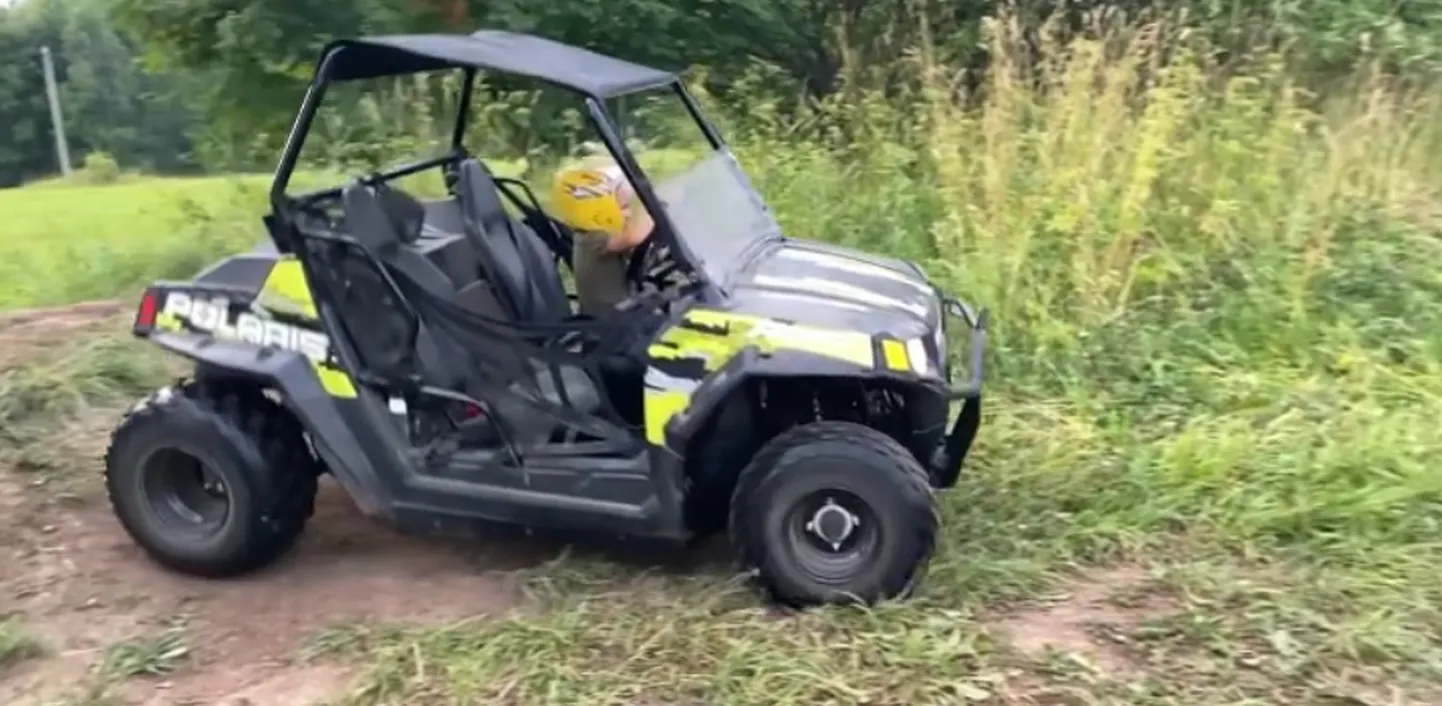 Martin Järveoja poeg Mateo rallimas. Kuvatõmmis videost.