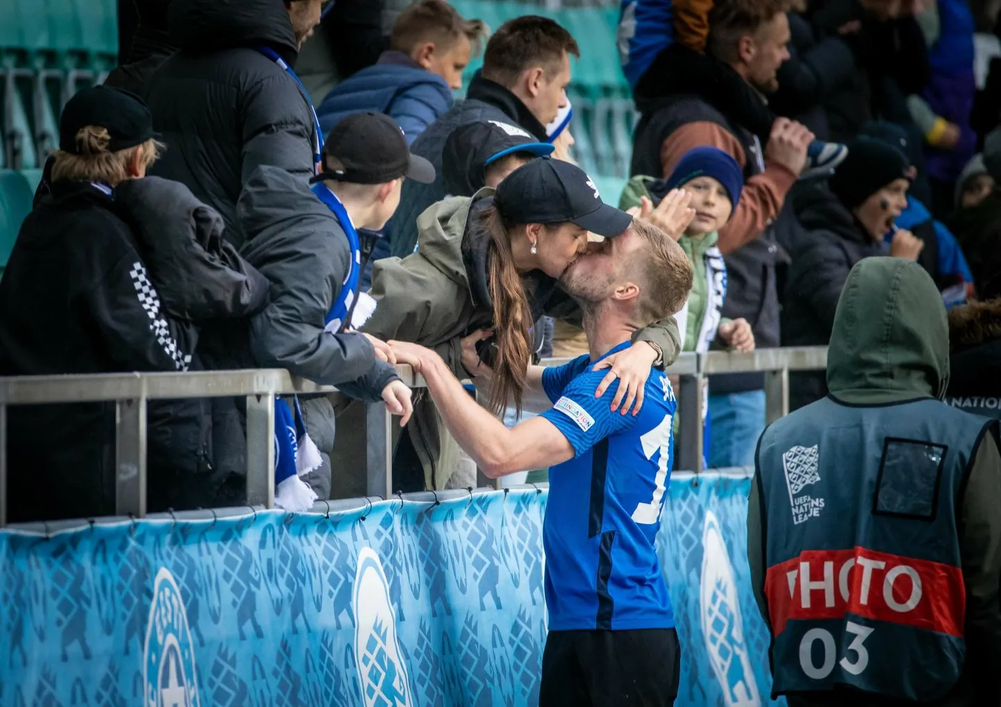 Robert Kirss lõi San Marino vastu koondise eest esimese värava ning teenis lisakse aule ja kuulsusele ka magusa suudluse.