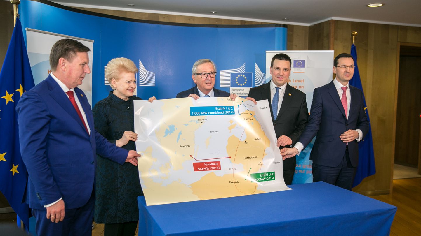 Balti riikide ja poole juhid ning Euroopa Komisjoni president Jean-Claude Juncker neljapäevasel kohtumisel.