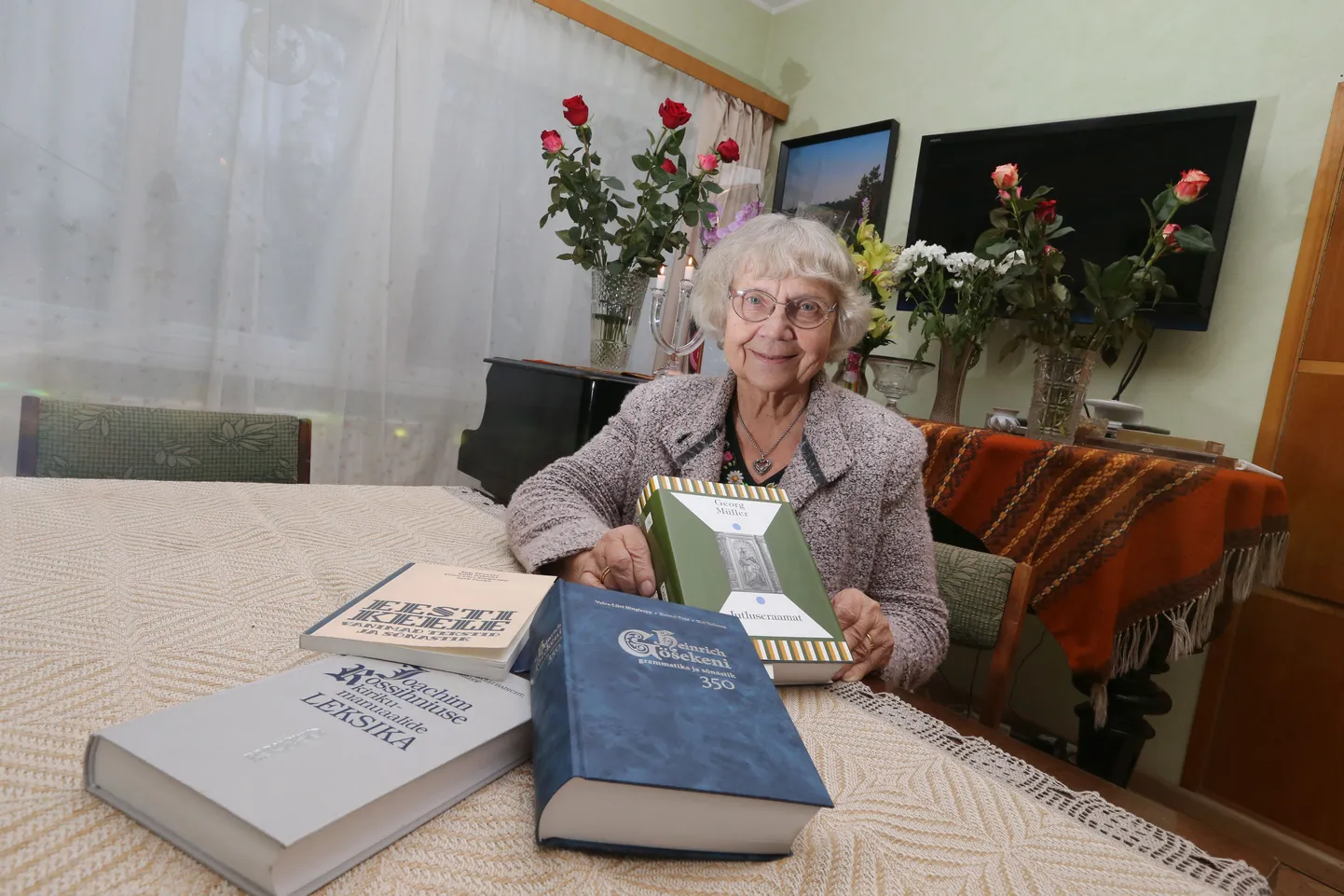 Tänu vana kirjakeele grand old lady Valve-Liivi Kingisepa pühendumisele on meil vanast eesti keelest olemas juba hulk väljaandeid.