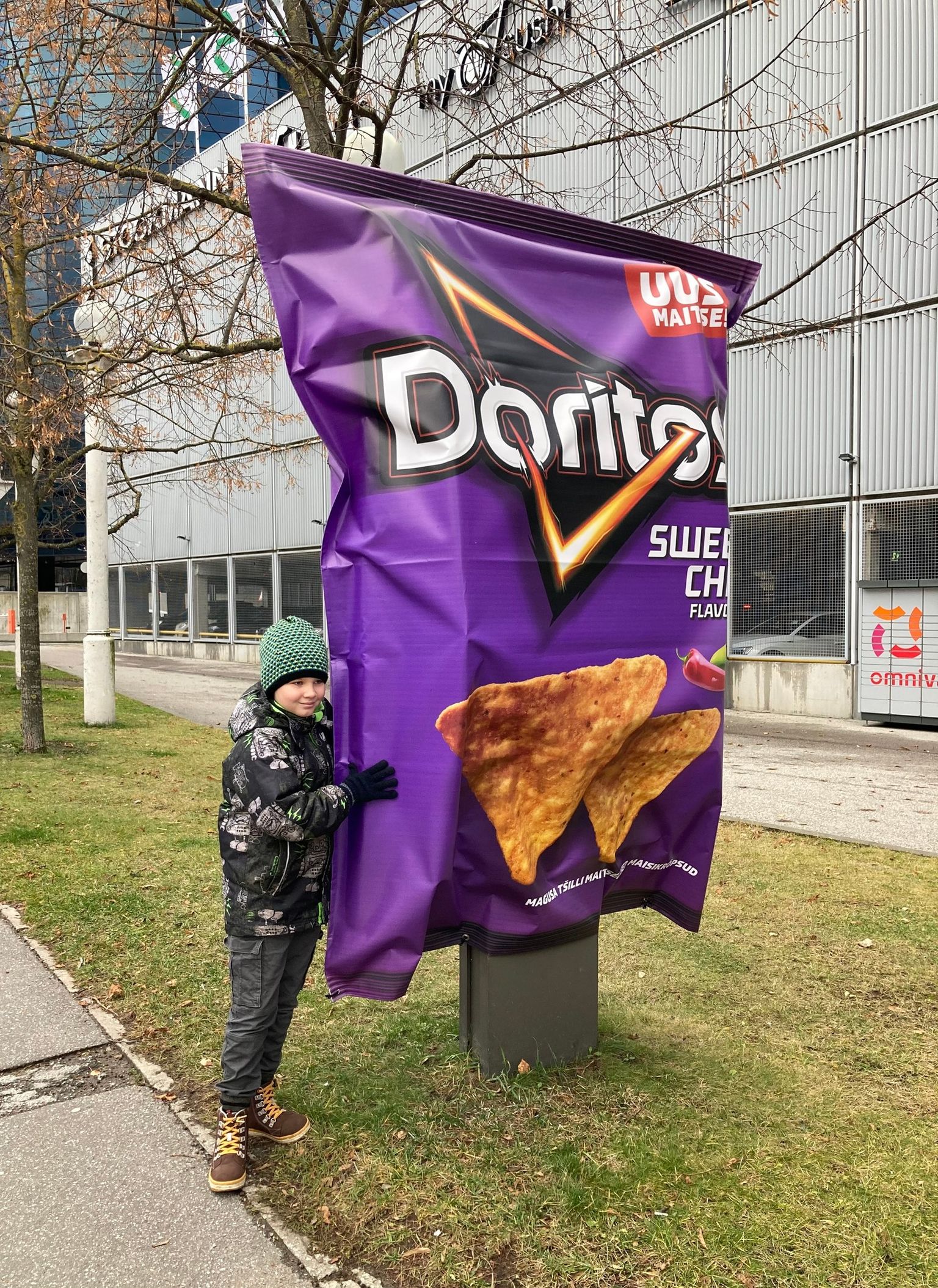 Реклама чипсов в Таллинне.