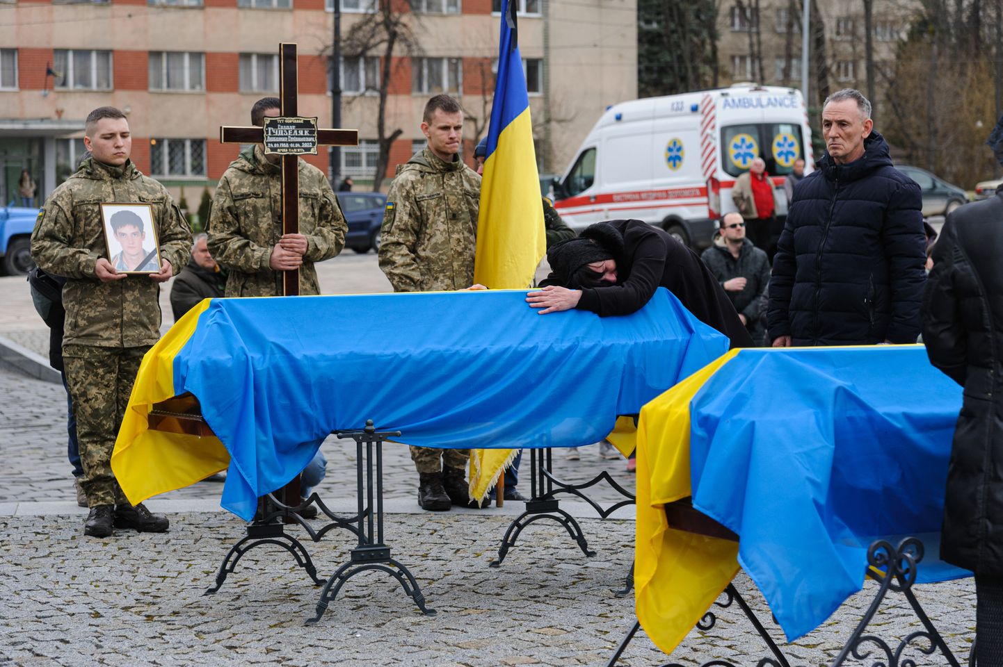 Eile maeti Lvivis kolm Ukraina sõdurit.