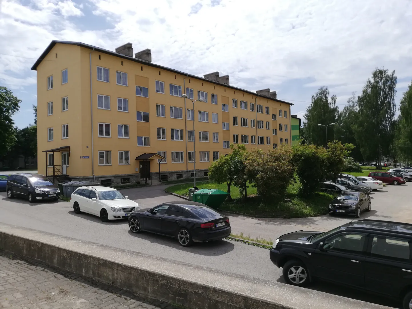 Eakas mees, kes polnud päevi kõnedele vastanud, leiti oma aadressil Kesk 5 asuvast Valga korterist surnuna.