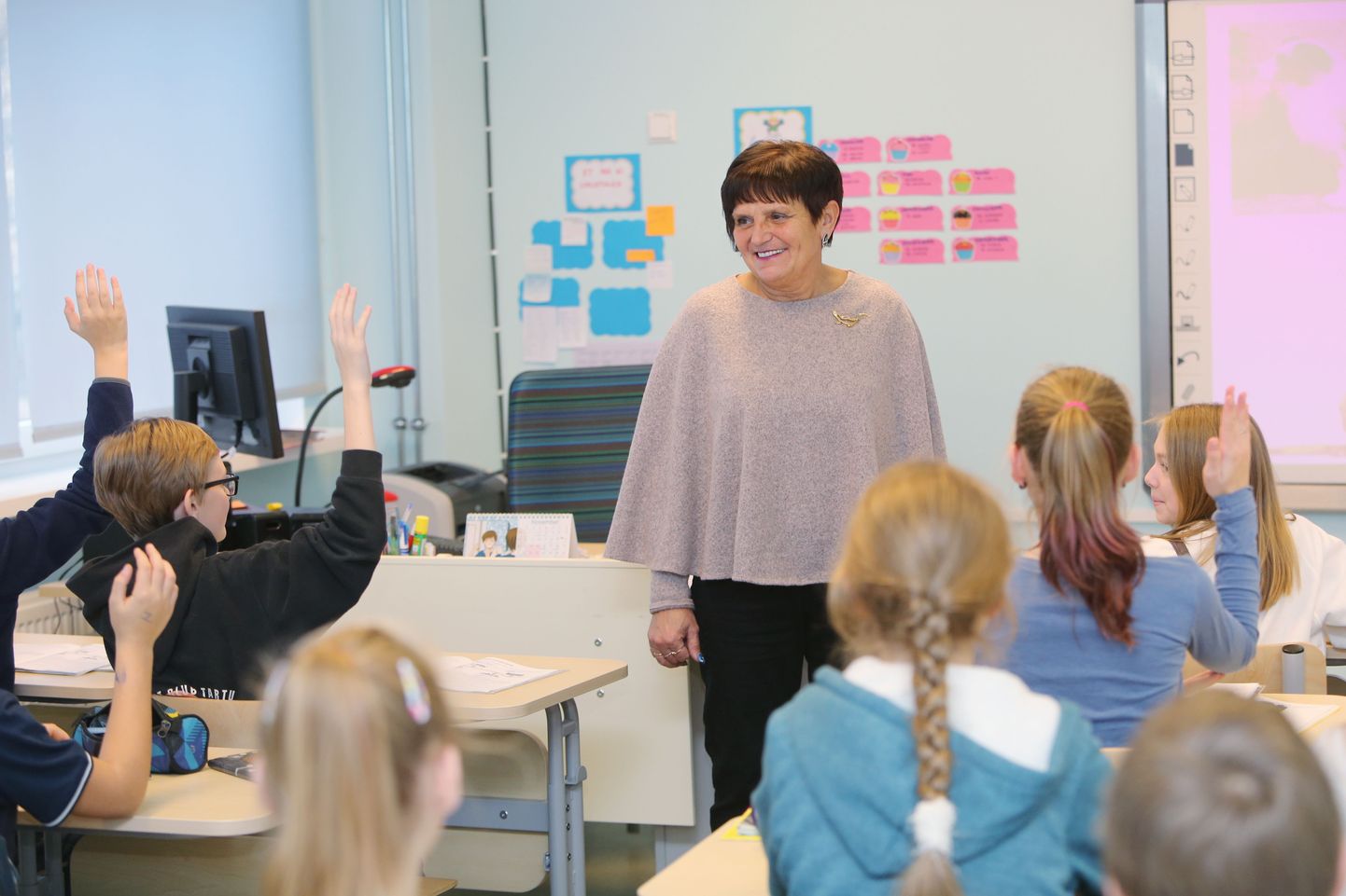 Õpetaja Anne Kaskman on südameasjaks võtnud, et venekeelsete perede lapsed saaksid sinasõbraks eesti keele ja kultuuriga.