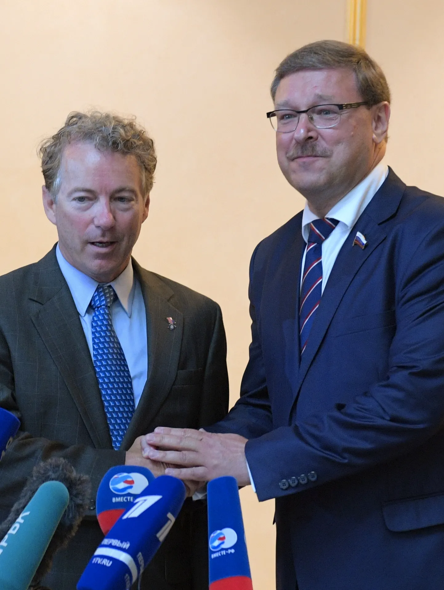 Konstantin Kossatšov (paremal) ja Rand Paul.