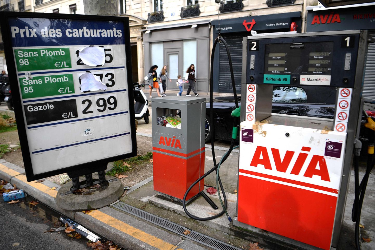 Diisel pea kolm eurot liitri kohta - kütus Prantsusmaal on hetkel erakordselt kallis.