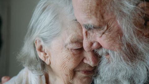 Видео: супруги из Эстонии отметили 70 лет со дня свадьбы