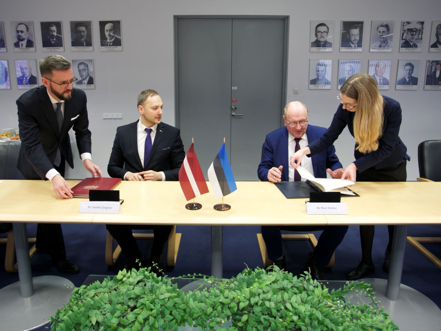 Läti siseminister Sandis Ģirģens ja Eesti siseminister Mart Helme allkirjastasid täna, 19. veebruaril Eesti-Läti piiri hoolduse kokkuleppe.