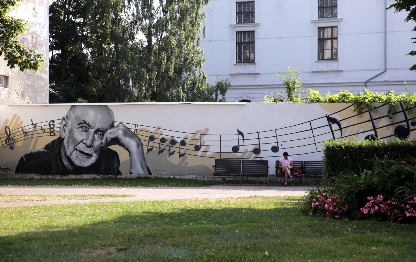Grafiti māksinieka "Elementton" Imantam Kalniņam veltītais sienas gleznojums.