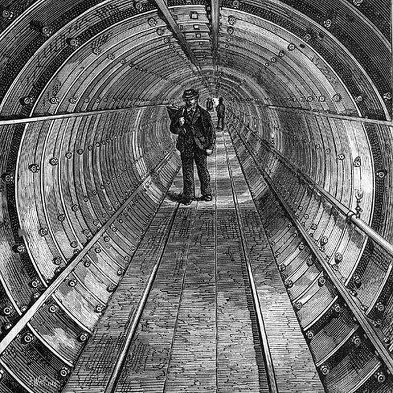 2. august 1870
Selline nägi välja esimene metrootunnel Thamesi all. Täna on selles sidekaablid ja veetorustikud.