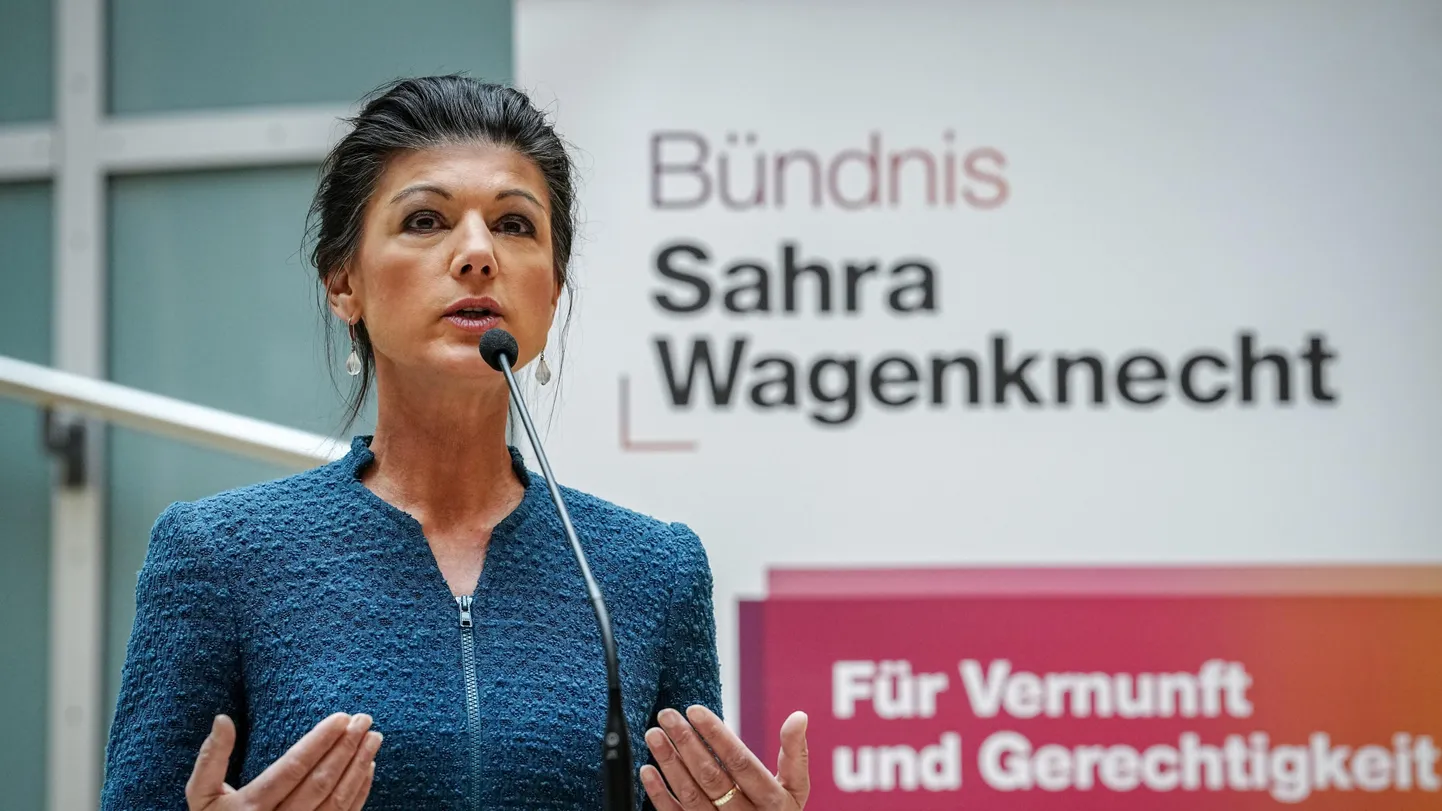 KIIRE TÕUS: Ehkki 1969. a sündinud Sahra Wagenknecht tuli poliitikasse juba aastakümneid tagasi, on tema populaarsus just nüüd kerkinud. Aasta alguses asutas ta oma erakonna, mille märksõnad on mõistus ja õiglus – just õiglus (Gerechtigkeit), mitte aga lihtsalt õigus (Recht). Võib-olla nimelt see nüanss tavavalijatele meeldibki.