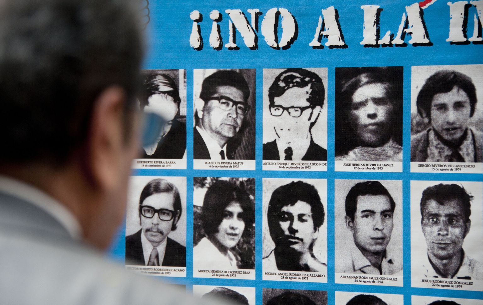 Fotod Tšiili kunagise diktaatori Augusto Pinocheti võimu ajal kadunuks jäänud inimestest.