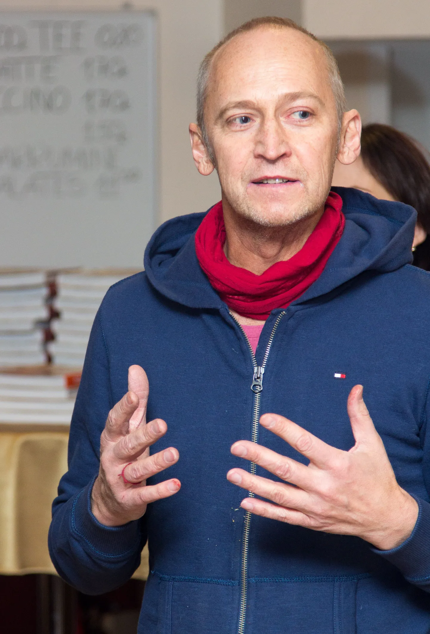 Valga, 26.11.2014

Vahur Kersna esitles abikaasa Liinaga kahasse kirjutatud raamatut "Ei j