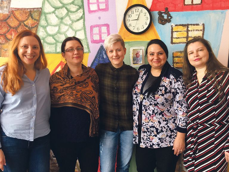 Pildil (vasakult): Jelena, Žanna, Narva peretugevdusprogrammi koordinaator Irina Kisseljova, Svetlana, Julia