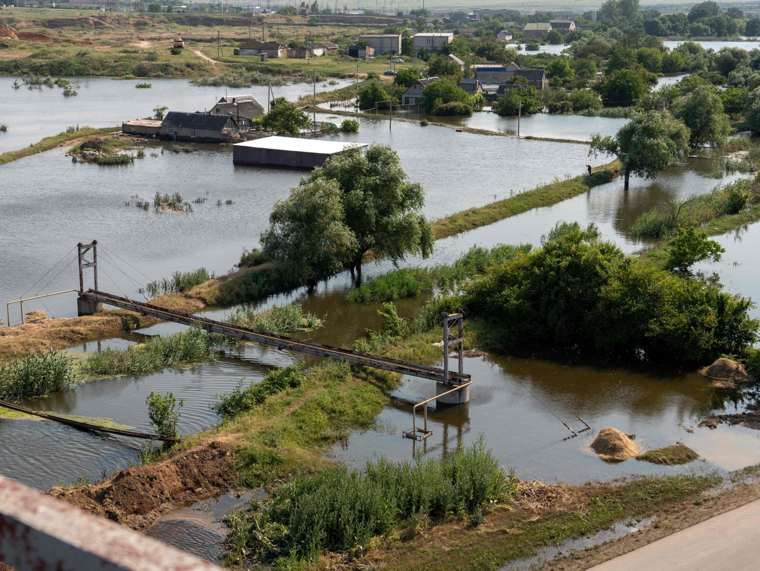 Наводнения в Херсоне, вызванные разрушением Каховской плотины.