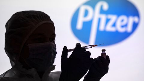 Pfizer: задержки с поставкой вакцины продлятся всего неделю