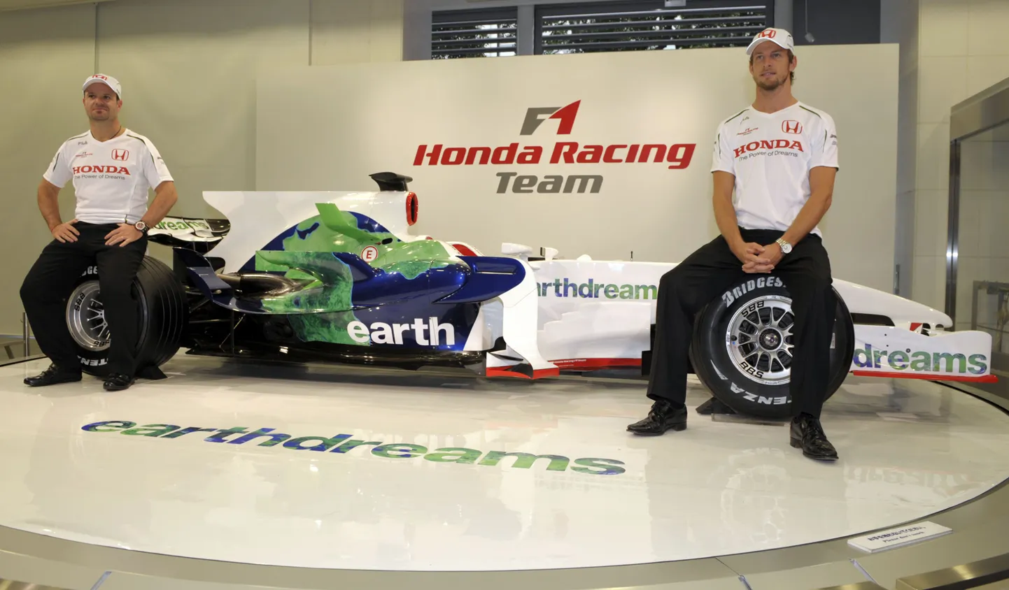 Honda senised piloodid Rubens Barrichello (vasakul) ja Jenson Button jätkavad ka uuestisündinud meeskonnas.