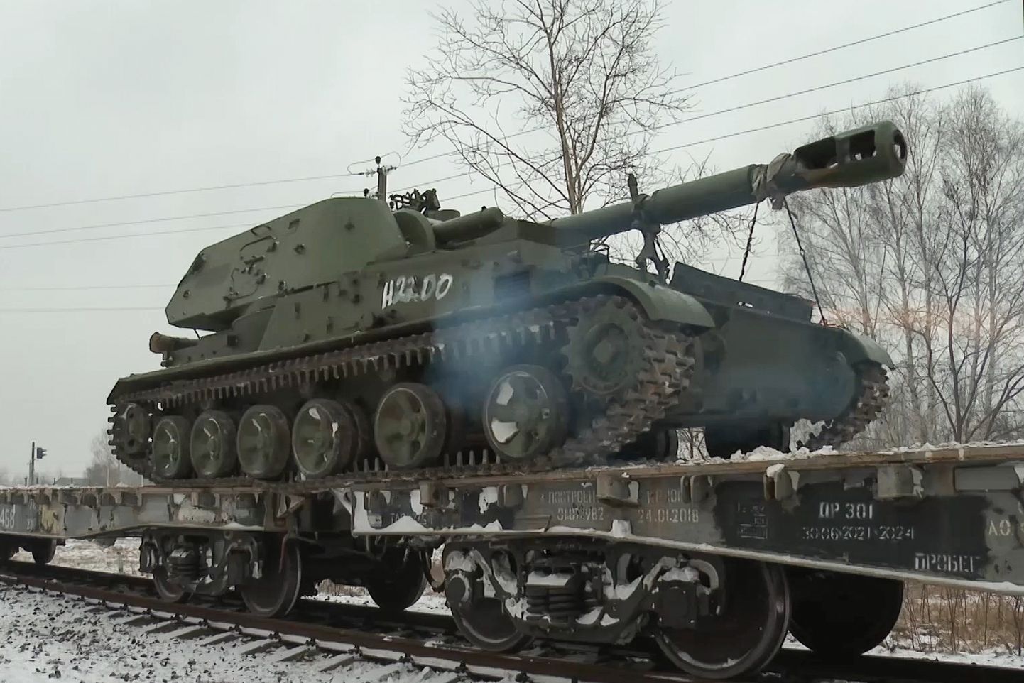 Venemaa sõjavarustust Valgevenesse transportiv rong eile.