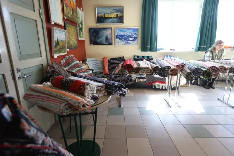 Nõmmel toimus pühapäeval heategevuslik vaipade müük Ukraina toetuseks.