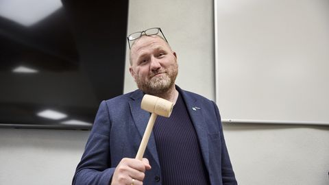 Narvas küpseb alla kahe kuu ametis olnud volikogu esimehe tagandamisplaan