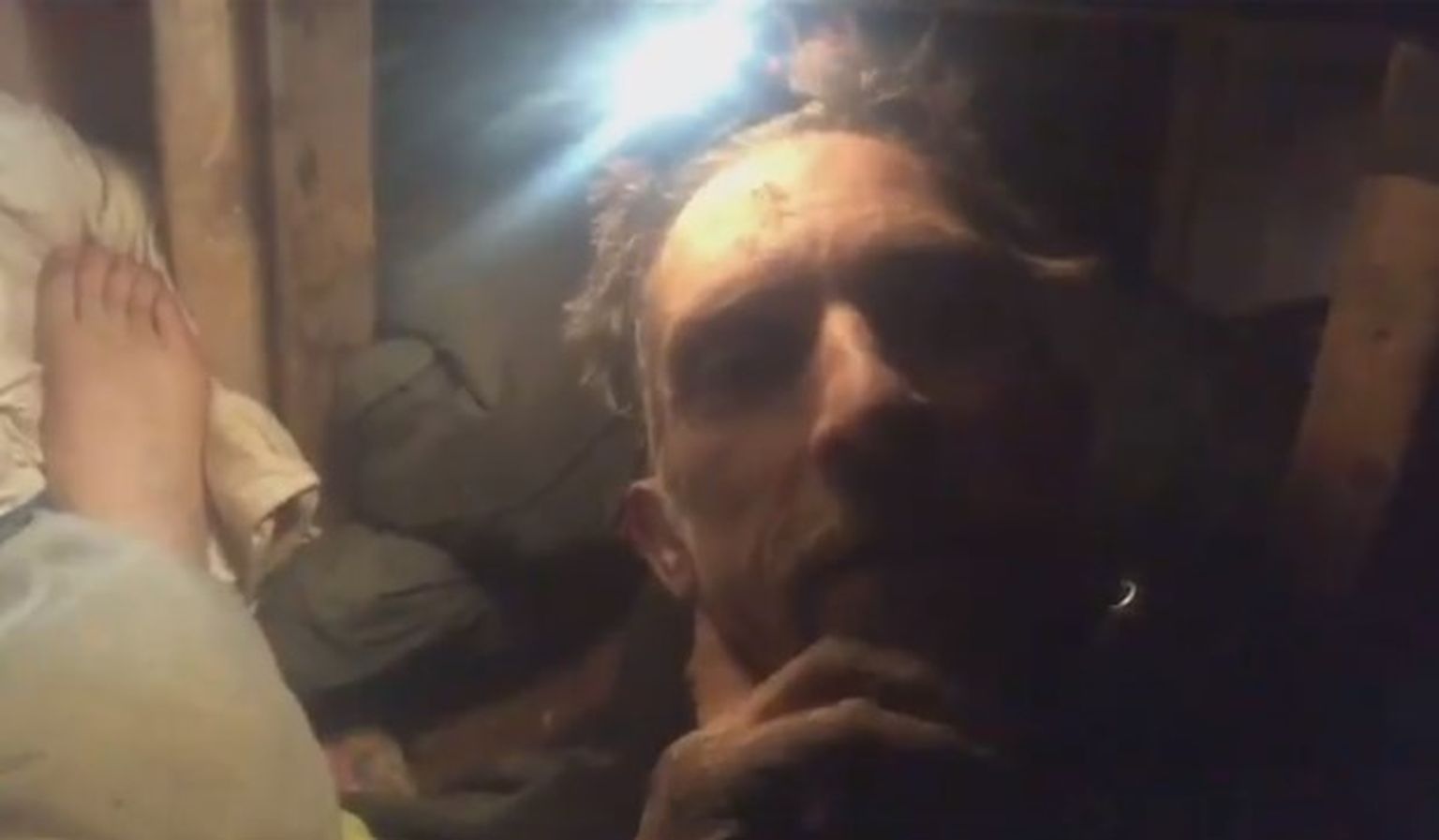 Video oli filmitud maa all.