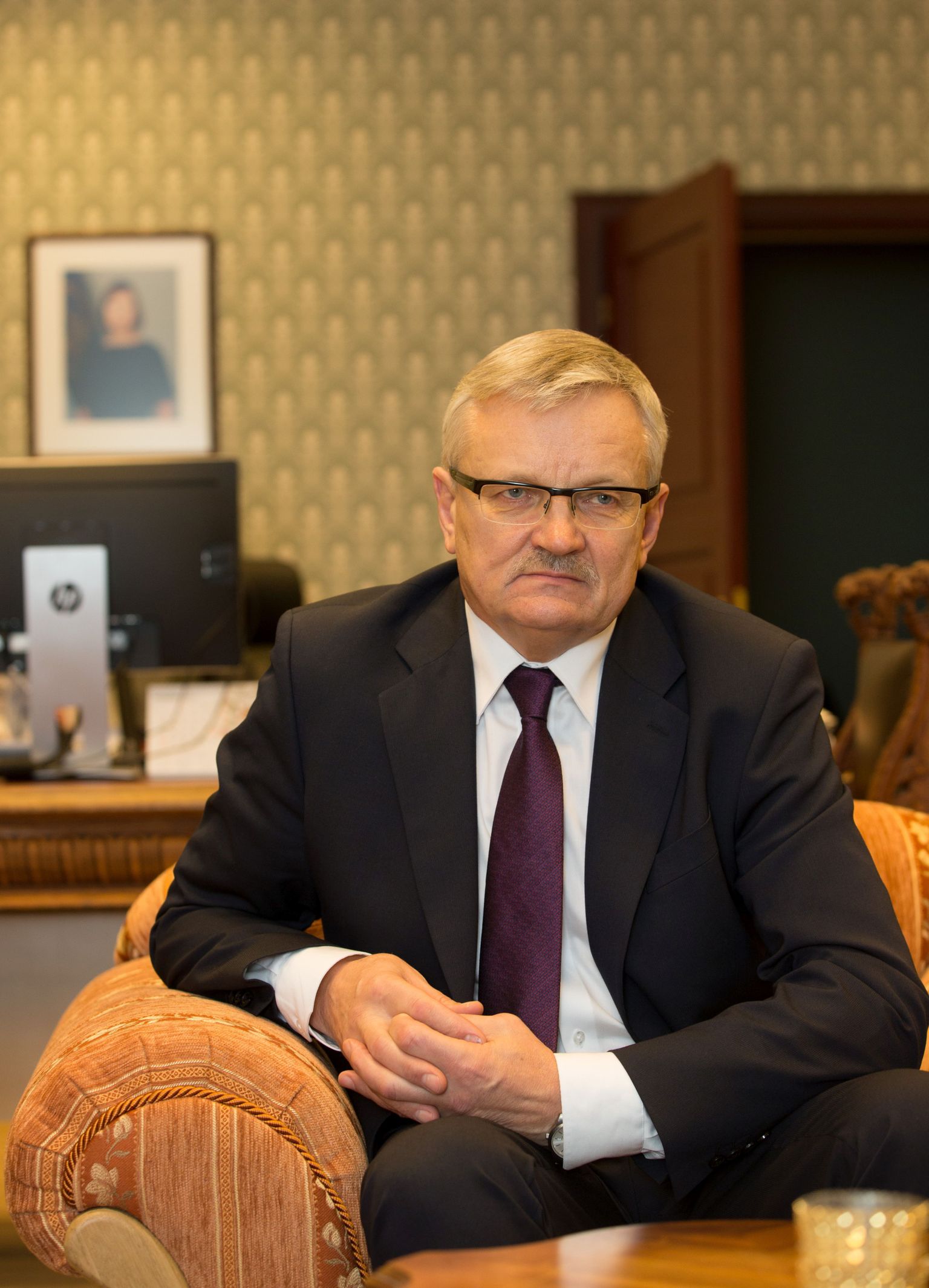 Maaeluminister Tarmo Tamm (63) on õppinud Tihemetsa sovhoostehnikumis ja Eesti Maaülikoolis.