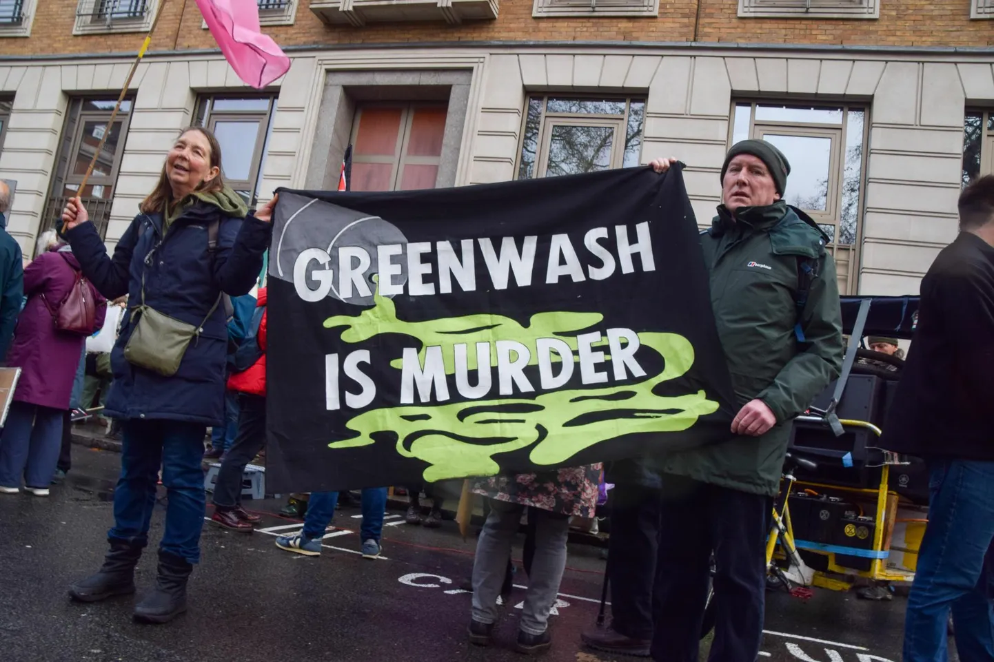 Kui rohepesu on mõrvamine, nagu kuulutavad need Londonis kliimaprotestijad, siis peab rohepesu käsiraamat olema mõrvaõpik.