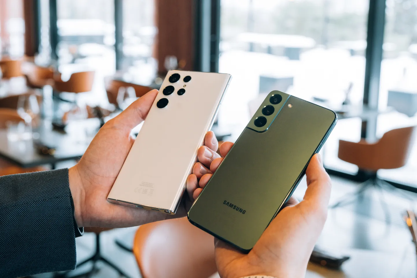 Samsungi uus S22-seeria: Galaxy S22 Ultra ja S22+. Galaxy S22 näeb samasugune välja, nagu S22+, aga väiksem.
