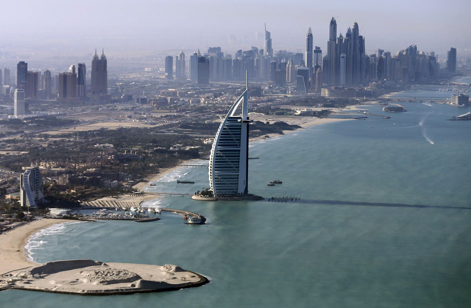 Tehissaared ehitatakse seitsmetärnihotelli Burj al Arab kahele küljele.