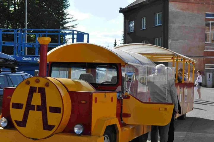 Muuseumiööl saab Valgamaal muuseumitesse tasuta bussi ja autorongiga