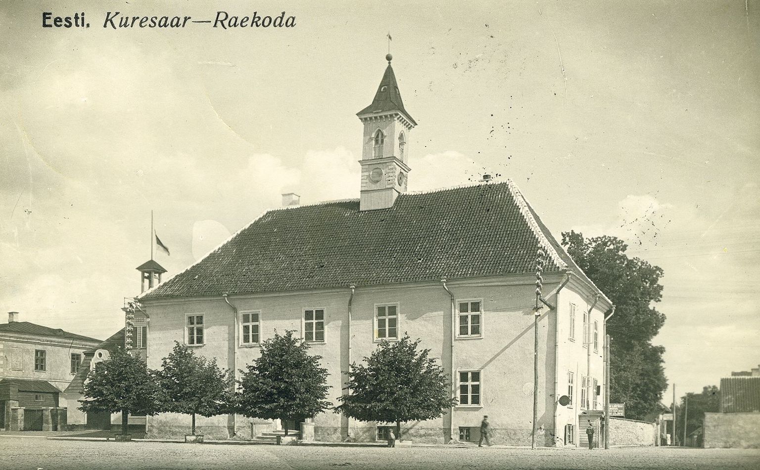 Kuressaare raekoda 1920. aastatel.