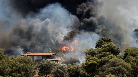 Kümnete maastikupõlengutega kimpus Kreeka valmistub hullemaks